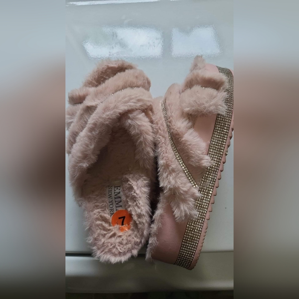 Pink diamond fur slides